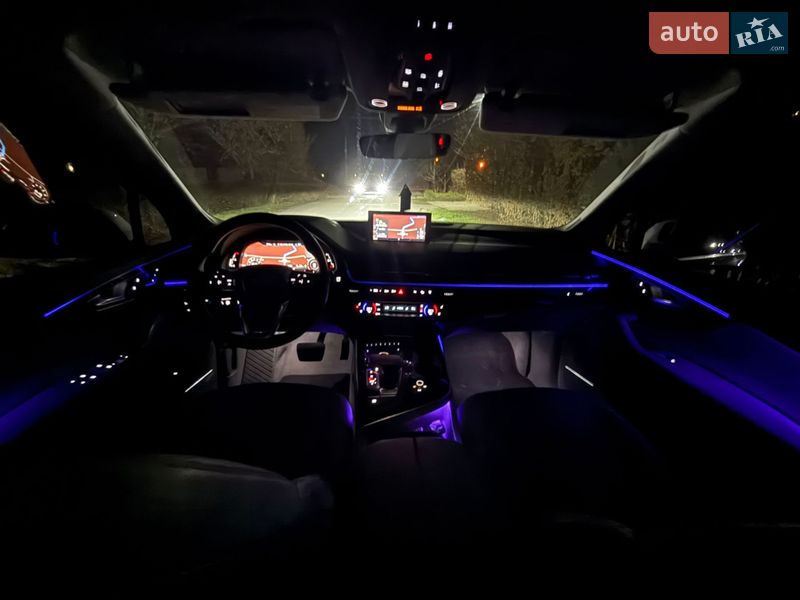 Позашляховик / Кросовер Audi Q7 2016 в Ужгороді