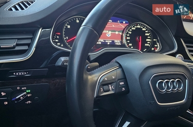 Внедорожник / Кроссовер Audi Q7 2015 в Мукачево