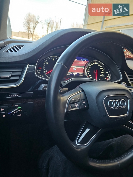 Внедорожник / Кроссовер Audi Q7 2015 в Мукачево