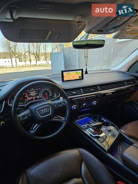 Внедорожник / Кроссовер Audi Q7 2015 в Мукачево