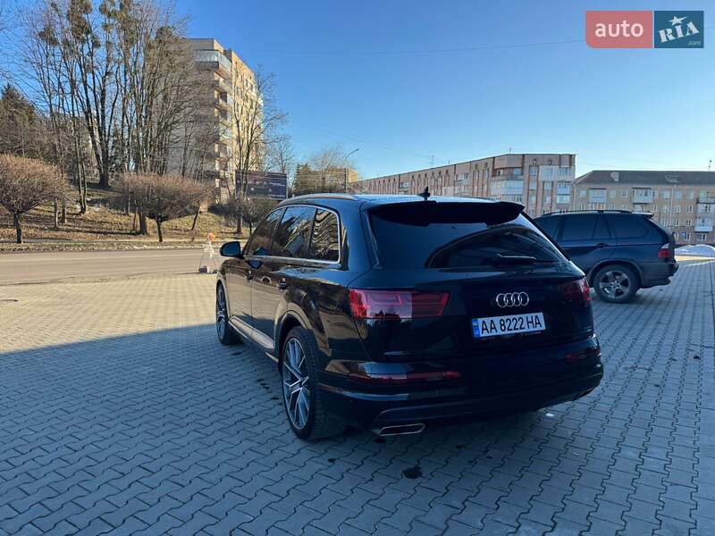 Внедорожник / Кроссовер Audi Q7 2016 в Ровно