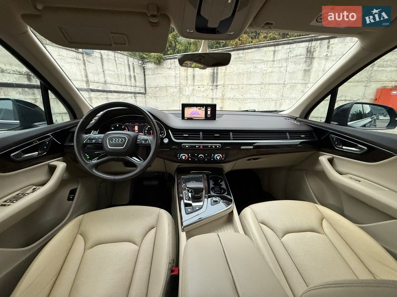 Позашляховик / Кросовер Audi Q7 2015 в Рівному