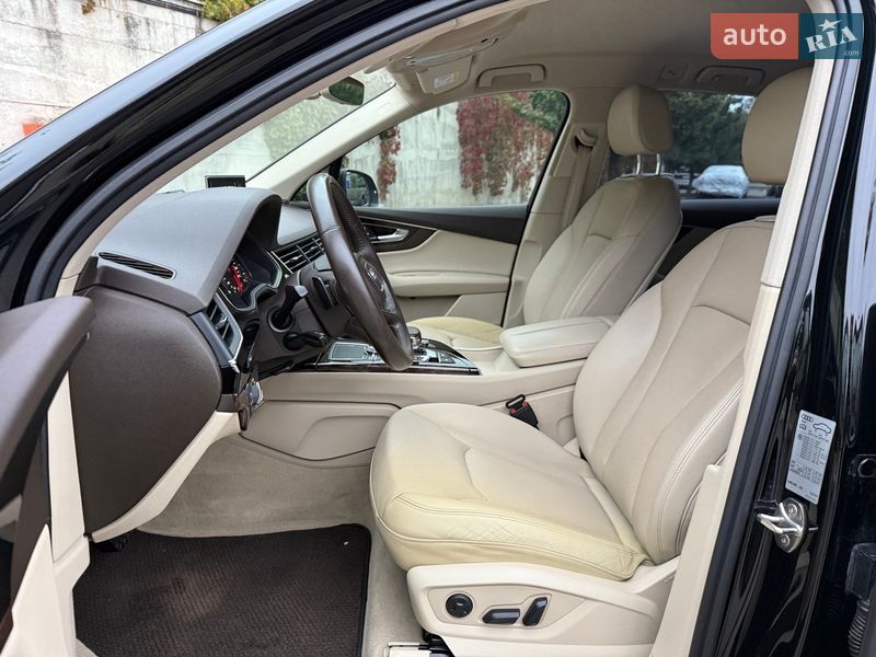 Позашляховик / Кросовер Audi Q7 2015 в Рівному