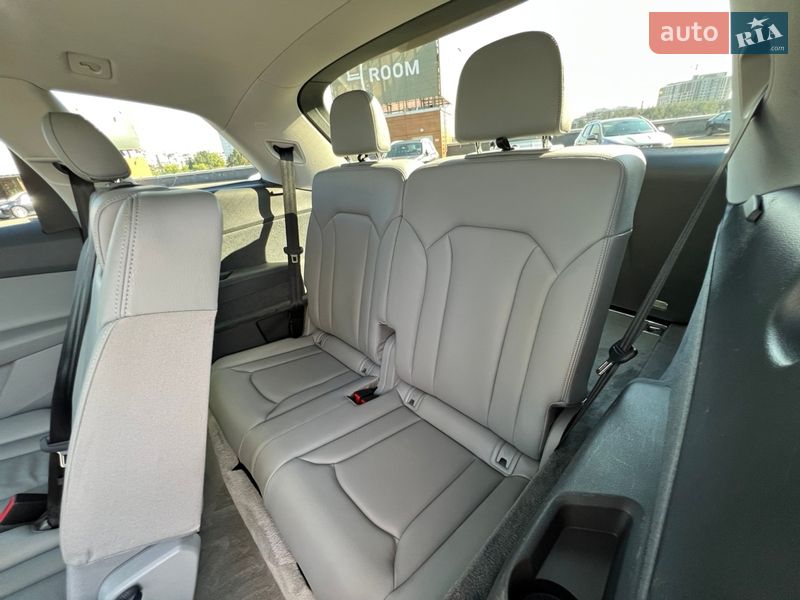 Внедорожник / Кроссовер Audi Q7 2019 в Киеве