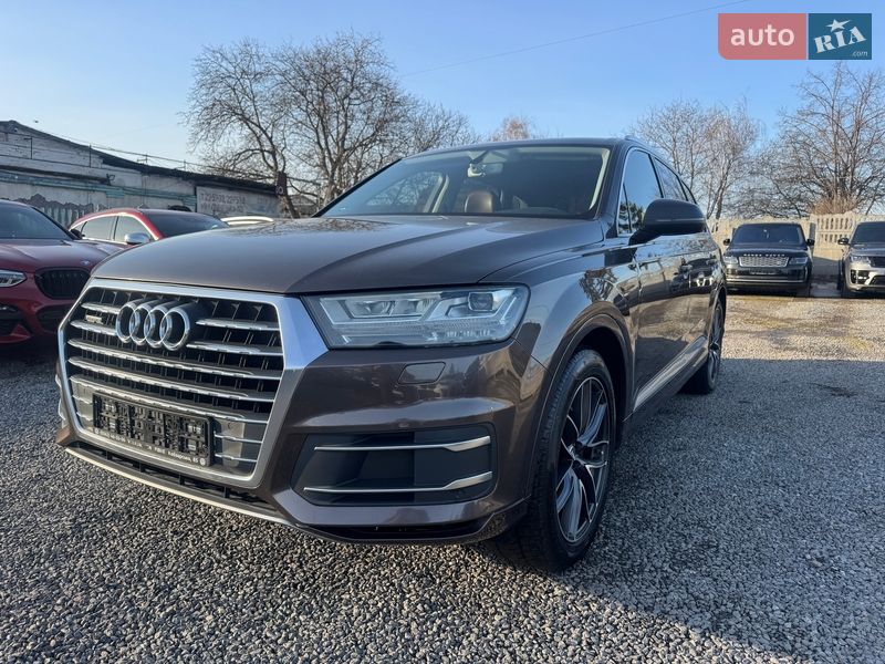 Позашляховик / Кросовер Audi Q7 2015 в Тернополі