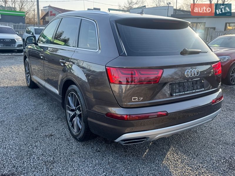 Позашляховик / Кросовер Audi Q7 2015 в Тернополі