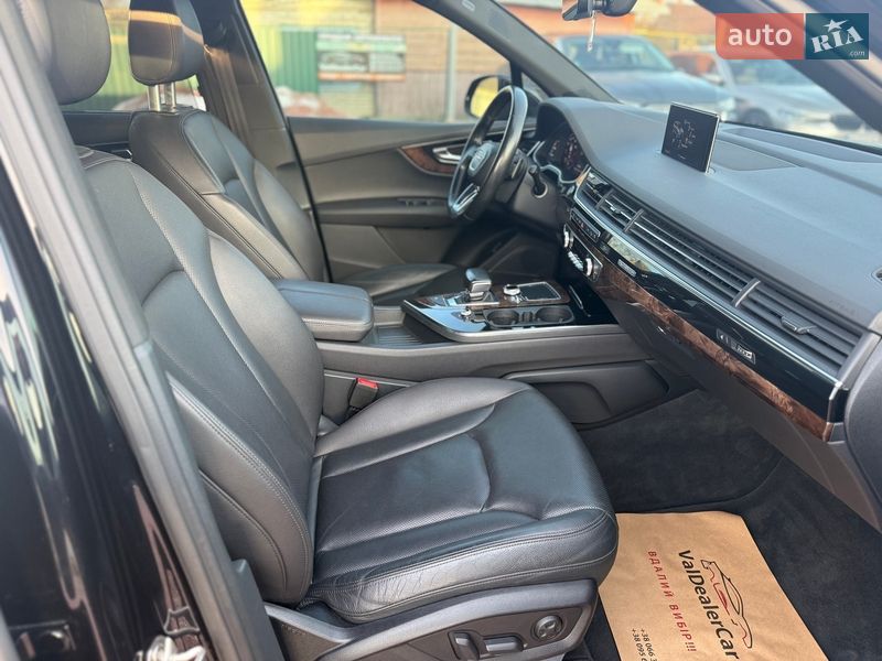 Внедорожник / Кроссовер Audi Q7 2017 в Луцке