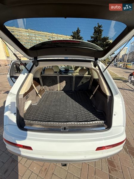 Позашляховик / Кросовер Audi Q7 2018 в Києві