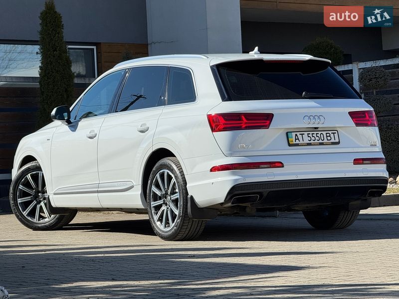 Внедорожник / Кроссовер Audi Q7 2015 в Стрые