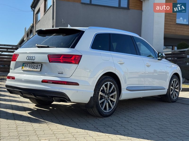Внедорожник / Кроссовер Audi Q7 2015 в Стрые