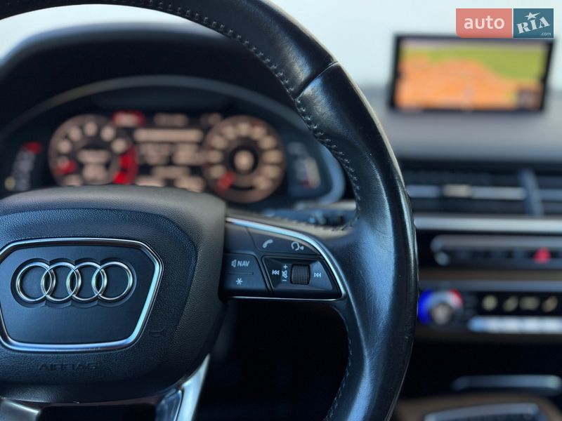 Внедорожник / Кроссовер Audi Q7 2015 в Стрые