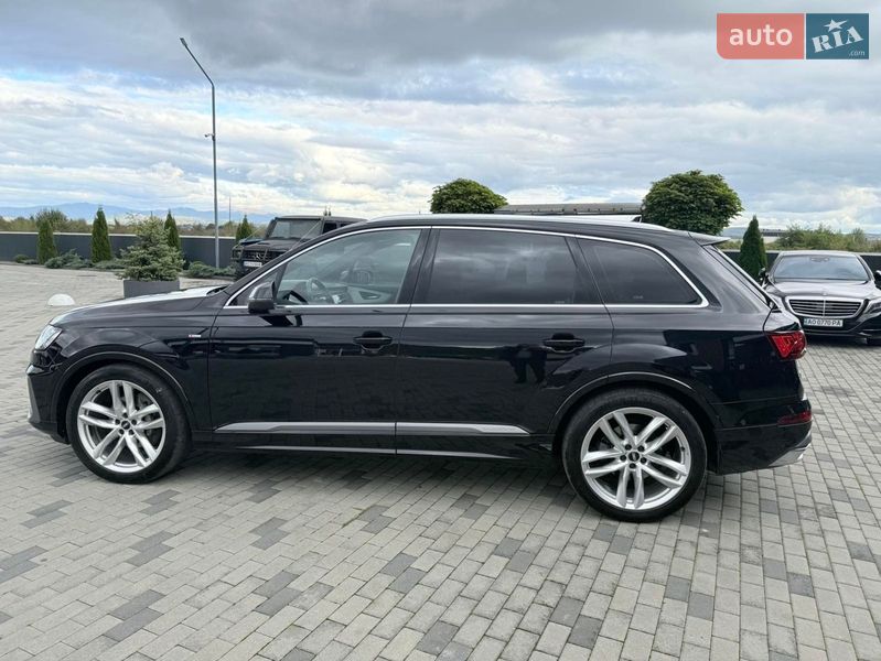 Позашляховик / Кросовер Audi Q7 2020 в Хусті
