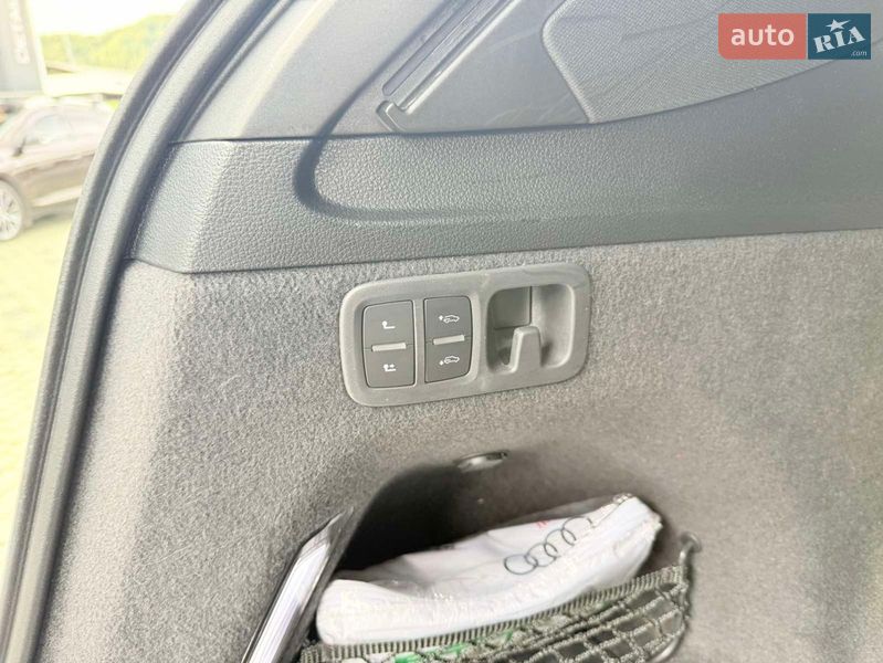 Позашляховик / Кросовер Audi Q7 2020 в Хусті