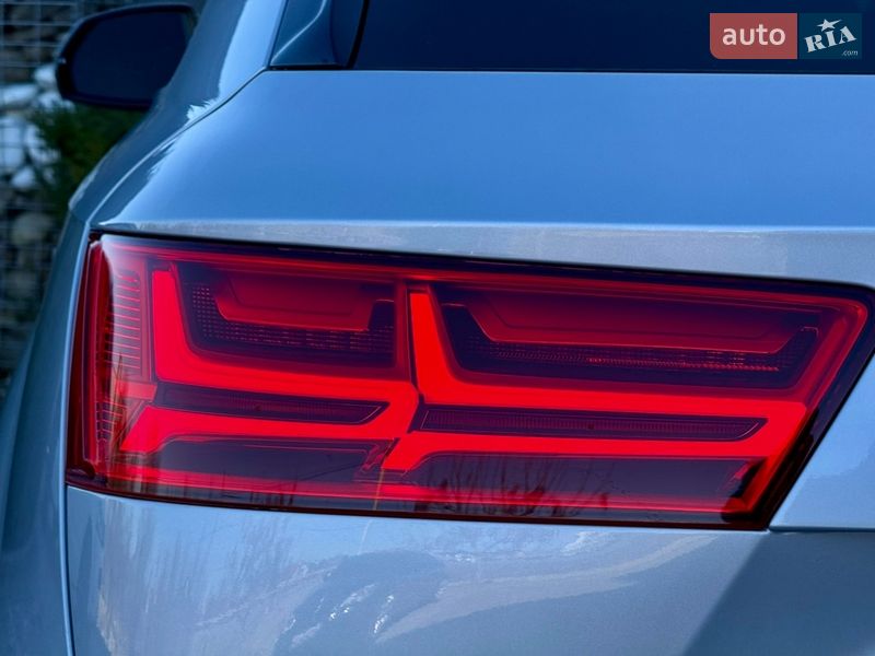 Внедорожник / Кроссовер Audi Q7 2017 в Стрые