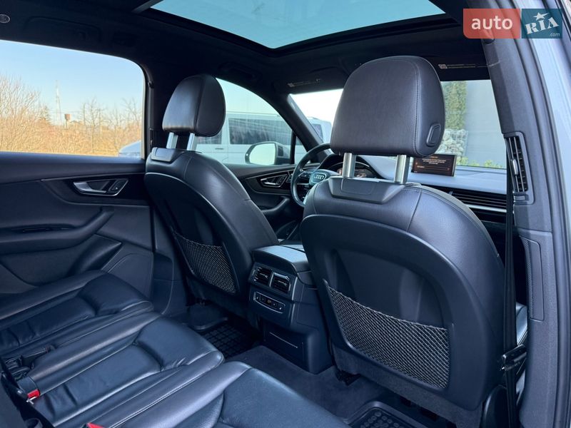 Внедорожник / Кроссовер Audi Q7 2017 в Стрые