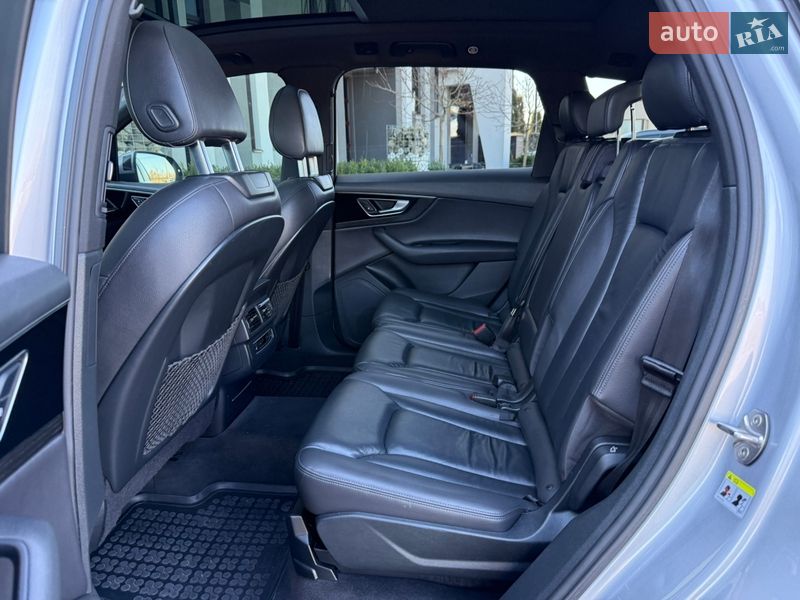 Внедорожник / Кроссовер Audi Q7 2017 в Стрые