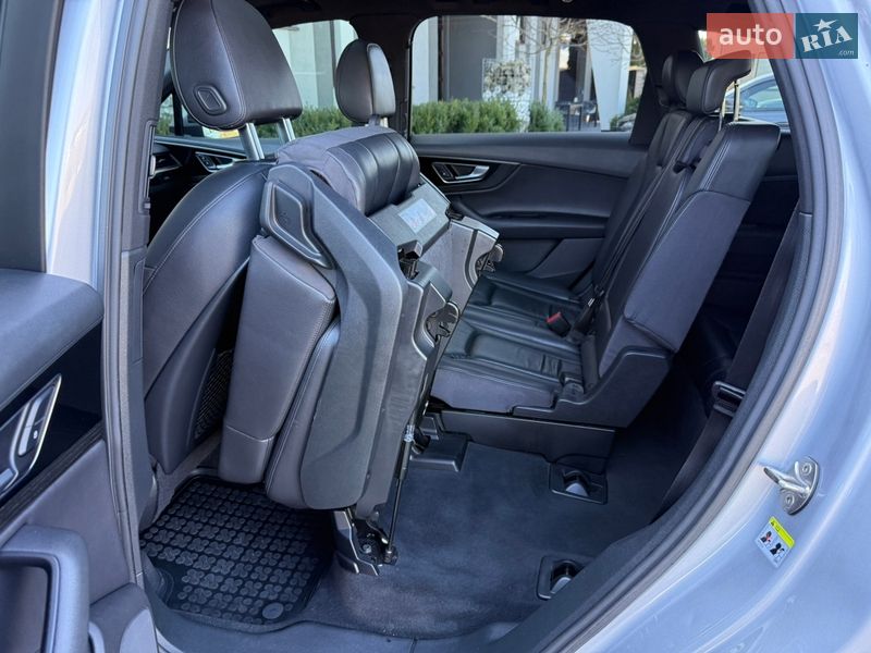 Внедорожник / Кроссовер Audi Q7 2017 в Стрые