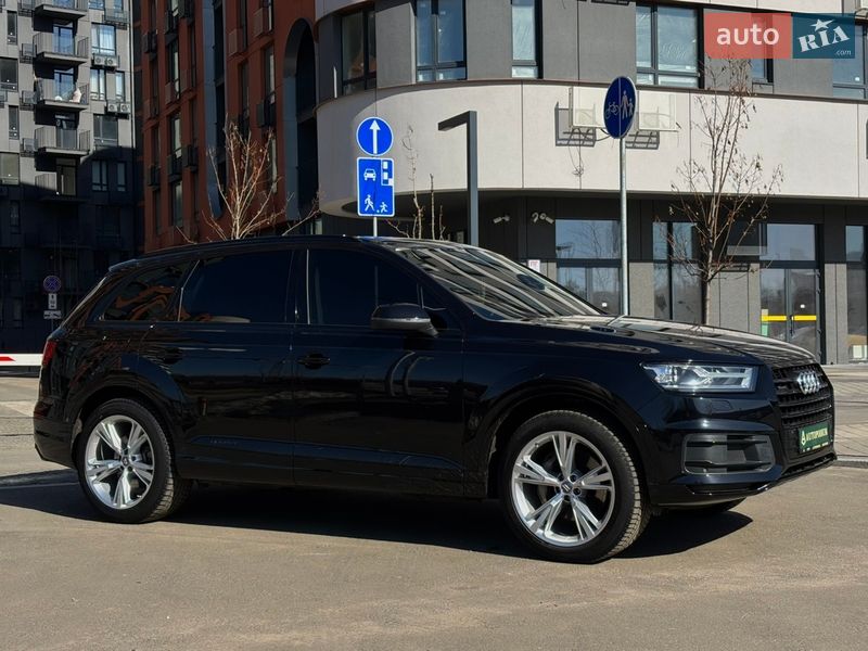 Внедорожник / Кроссовер Audi Q7 2017 в Киеве