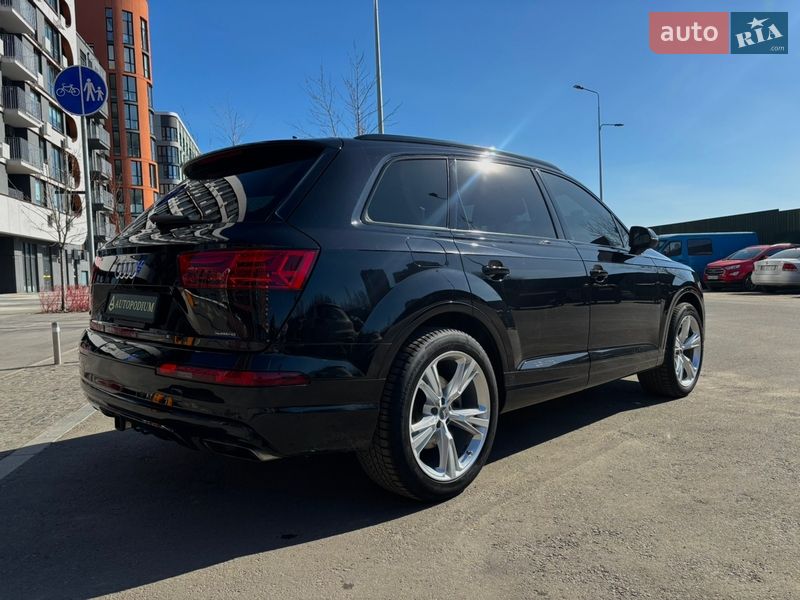Внедорожник / Кроссовер Audi Q7 2017 в Киеве
