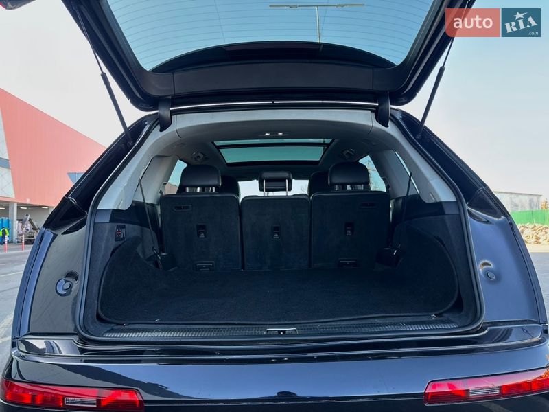 Внедорожник / Кроссовер Audi Q7 2017 в Киеве