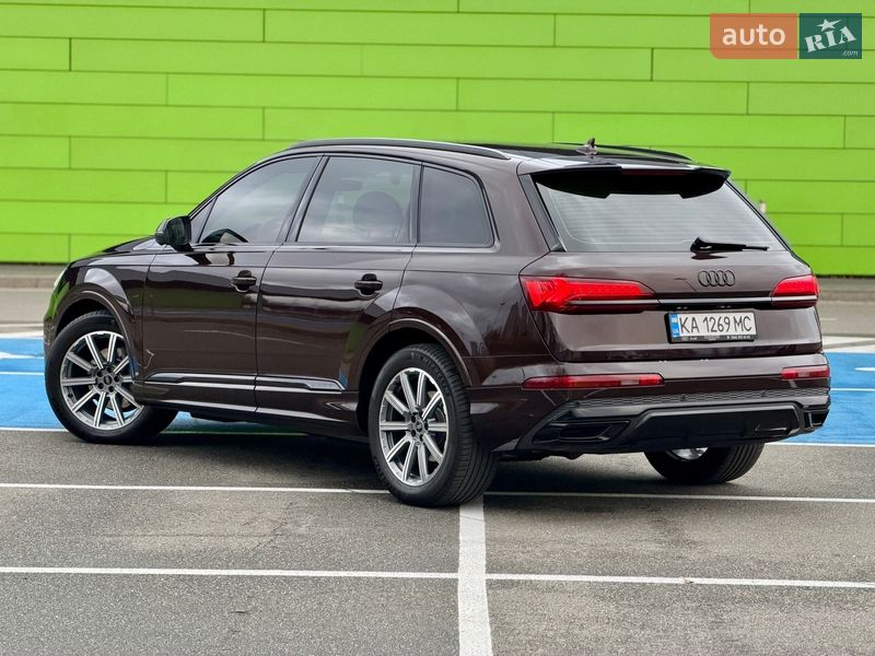Внедорожник / Кроссовер Audi Q7 2022 в Киеве