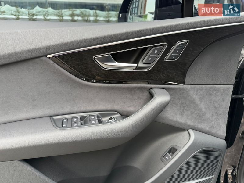 Внедорожник / Кроссовер Audi Q7 2024 в Киеве