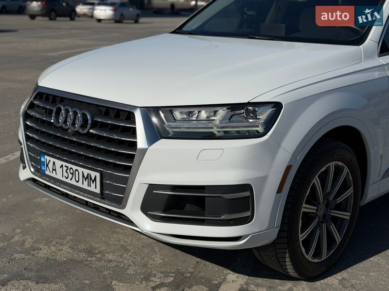 Позашляховик / Кросовер Audi Q7 2016 в Києві