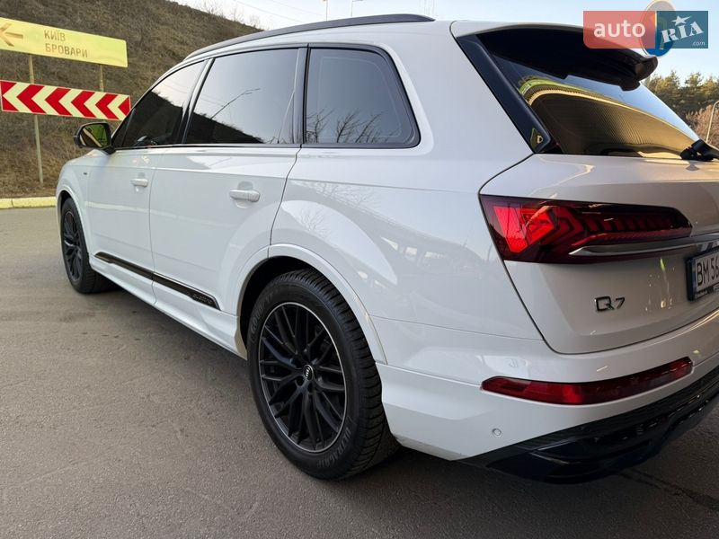 Внедорожник / Кроссовер Audi Q7 2020 в Киеве