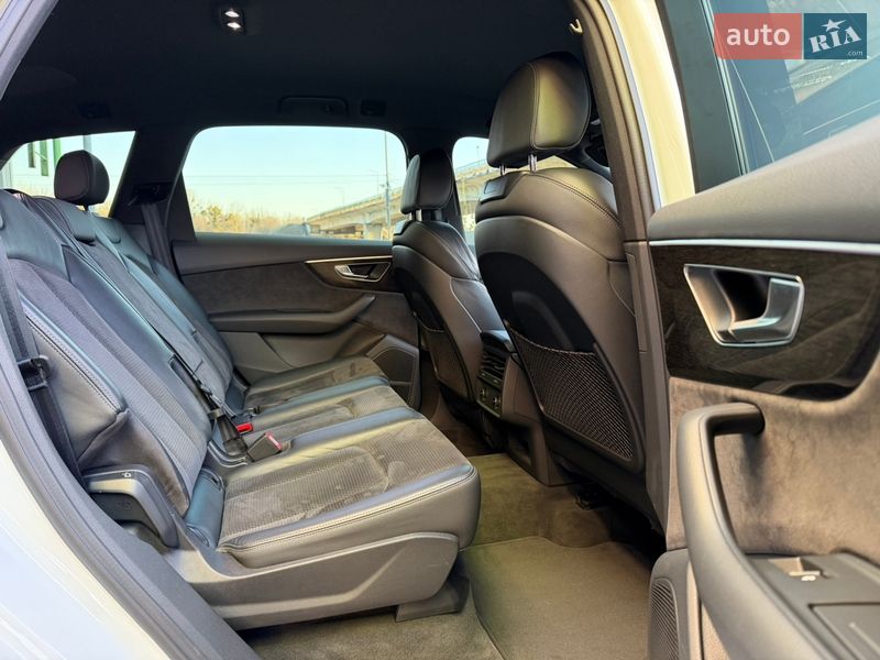 Внедорожник / Кроссовер Audi Q7 2020 в Киеве