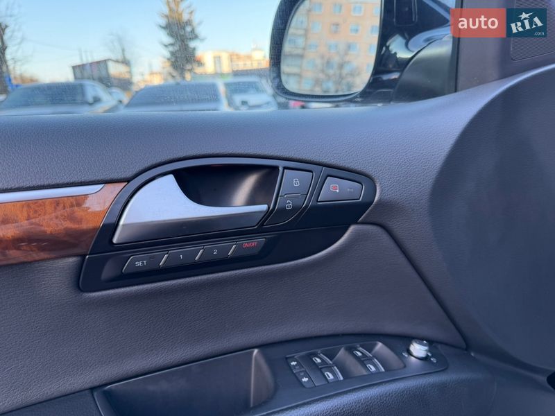 Внедорожник / Кроссовер Audi Q7 2015 в Тернополе