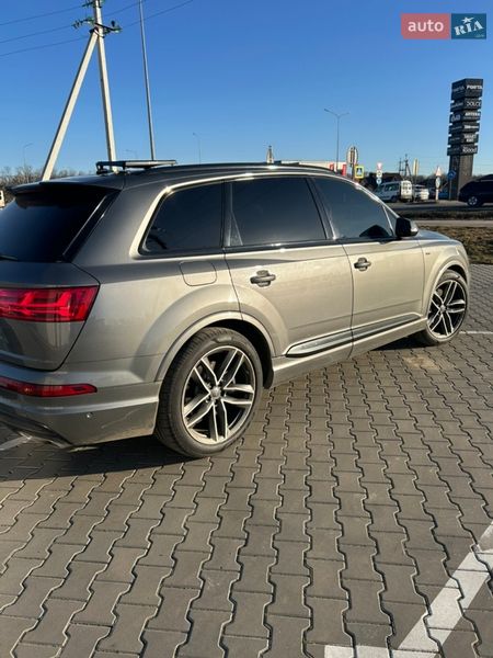 Внедорожник / Кроссовер Audi Q7 2015 в Луцке