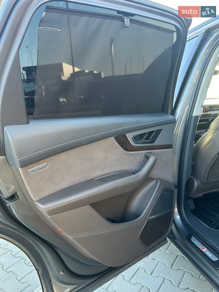 Внедорожник / Кроссовер Audi Q7 2015 в Луцке