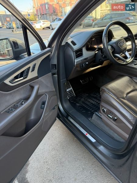 Позашляховик / Кросовер Audi Q7 2016 в Києві