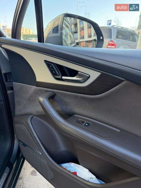 Позашляховик / Кросовер Audi Q7 2016 в Києві