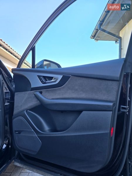 Внедорожник / Кроссовер Audi Q7 2016 в Киеве