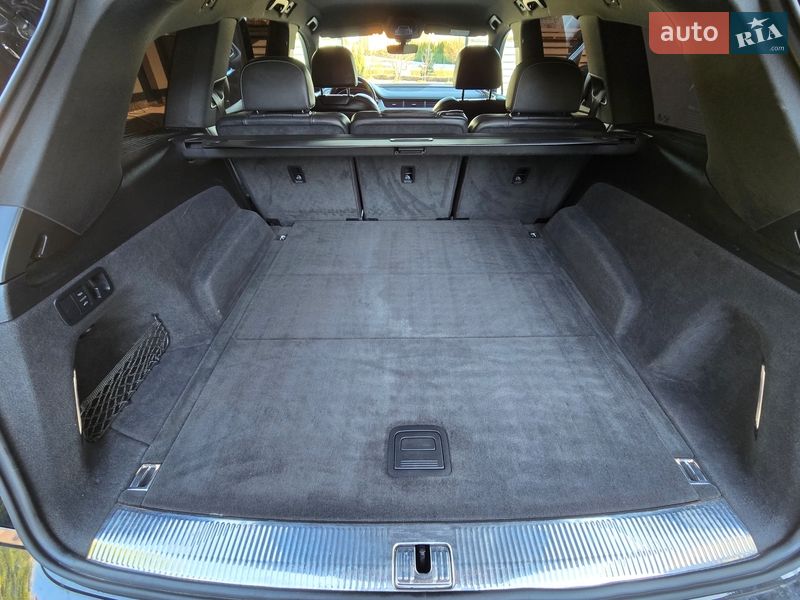 Внедорожник / Кроссовер Audi Q7 2016 в Киеве