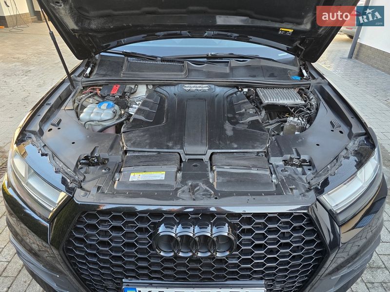 Внедорожник / Кроссовер Audi Q7 2016 в Киеве