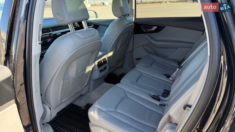 Внедорожник / Кроссовер Audi Q7 2016 в Киеве