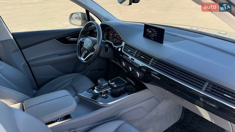 Внедорожник / Кроссовер Audi Q7 2016 в Киеве