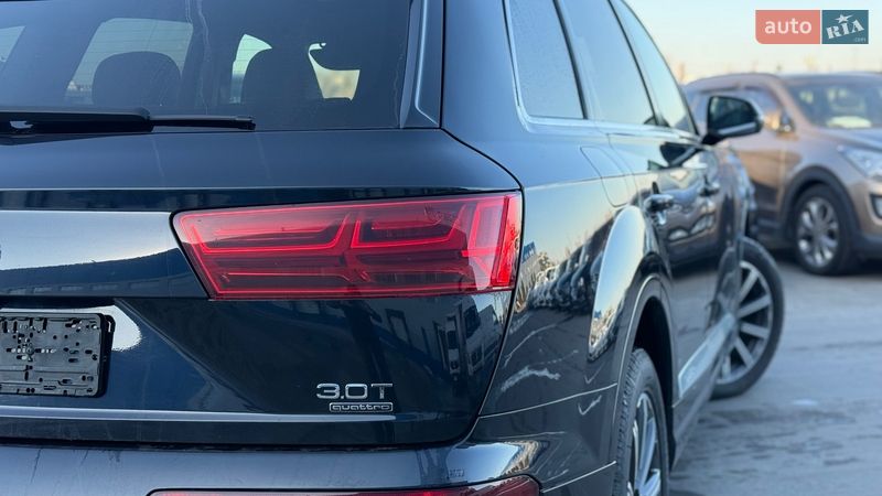 Внедорожник / Кроссовер Audi Q7 2016 в Киеве
