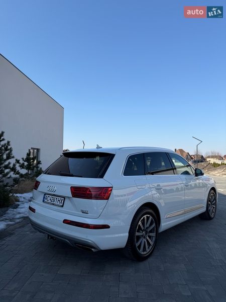 Позашляховик / Кросовер Audi Q7 2016 в Луцьку