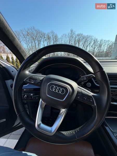 Позашляховик / Кросовер Audi Q7 2016 в Луцьку