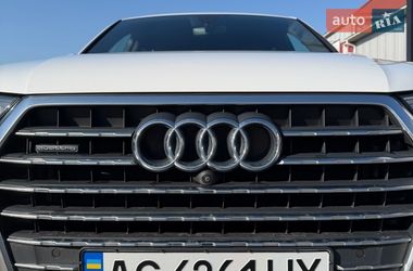 Позашляховик / Кросовер Audi Q7 2016 в Луцьку