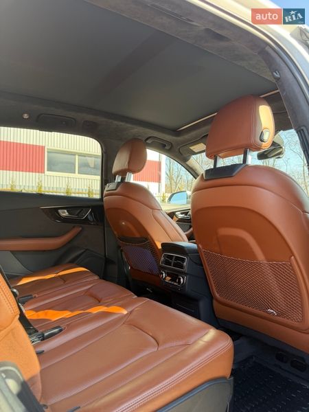 Позашляховик / Кросовер Audi Q7 2016 в Луцьку