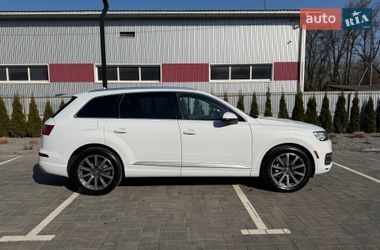 Позашляховик / Кросовер Audi Q7 2016 в Луцьку