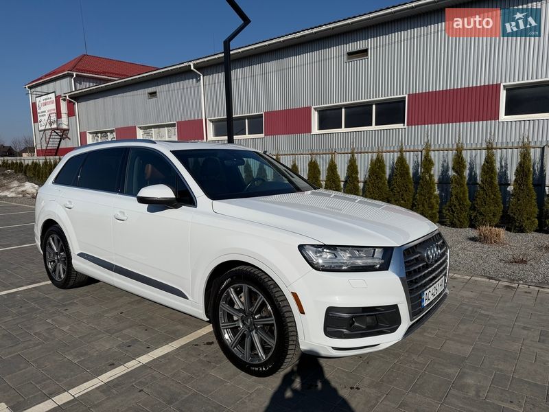 Позашляховик / Кросовер Audi Q7 2016 в Луцьку