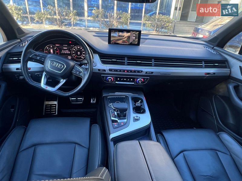 Внедорожник / Кроссовер Audi Q7 2017 в Черновцах