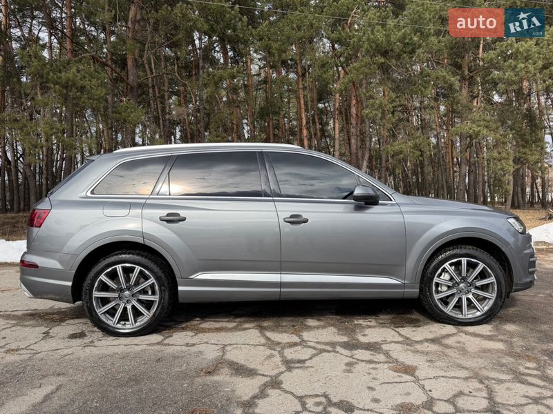 Позашляховик / Кросовер Audi Q7 2016 в Охтирці