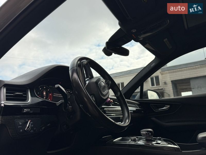 Позашляховик / Кросовер Audi Q7 2016 в Охтирці