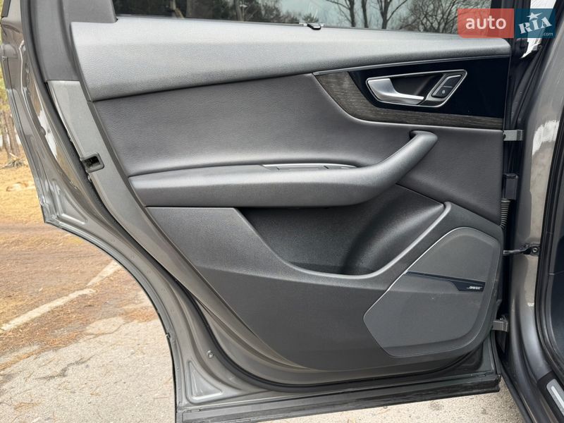 Позашляховик / Кросовер Audi Q7 2016 в Охтирці